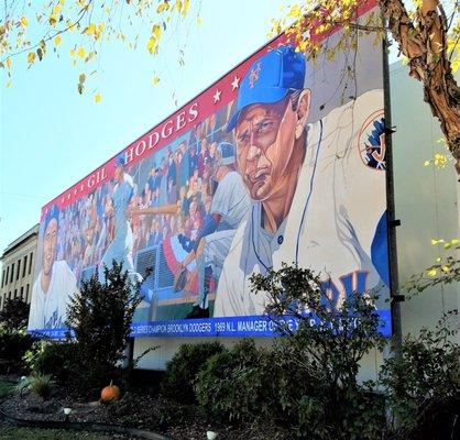 Gil Hodges mural by Randy Hedden 2009