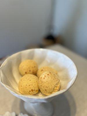 Pão de Queijo (Brazilian Cheese Bread made with fermented tapioca flour) Russian Buttercream