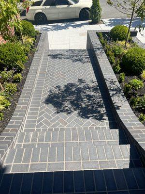 Brick steps with herringbone pattern