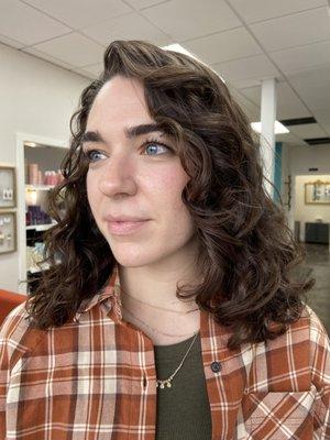 Curly haircut & diffused to style