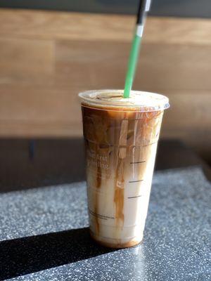 Iced Venti Caramel Macchiato