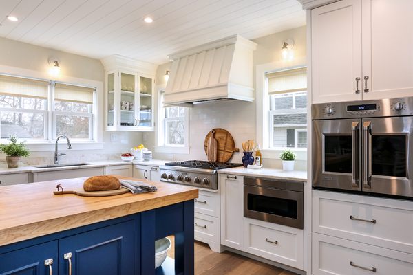 Navy island in Cape Cod kitchen