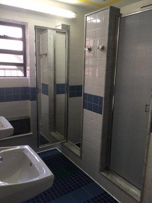 Showers in the 2nd floor.