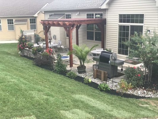 pavers, pergola's and plants!