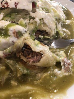 Carnitas enchiladas verde