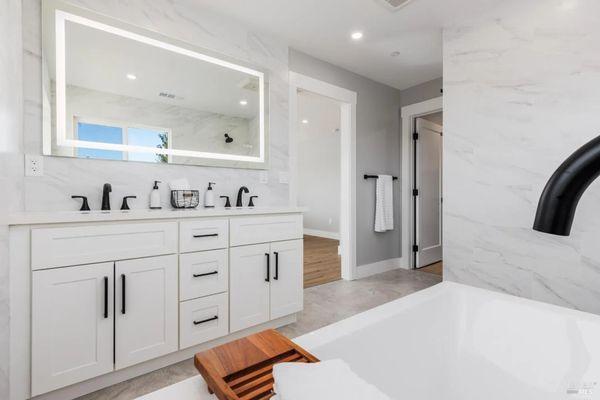 Master Bath remodel,
New everything! Stunning!