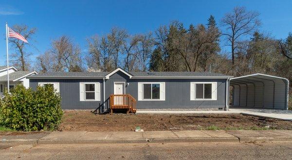 FOR SALE: 1005 23rd Ave Sweet Home, OR 97386