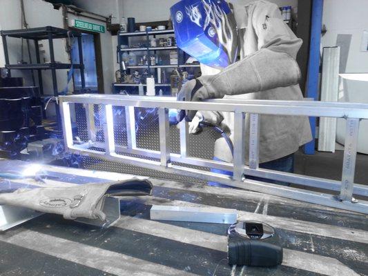 Welded Aluminum Raceway