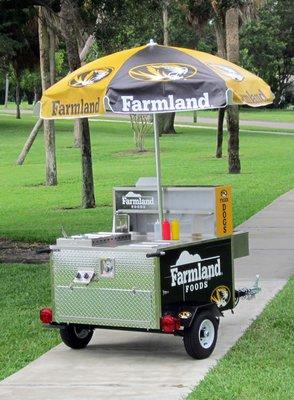 DreamMaker Ventura Hot Dog Cart w/Graphic Wrap and Custom Umbrella