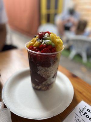 large açaí bowl