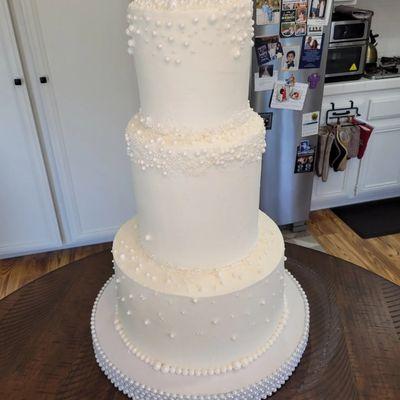 Wedding Cake with faux tier angle