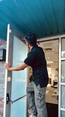 Fixing closer on commercial door