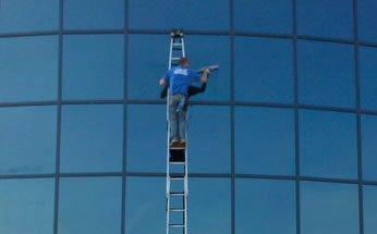 Michigan Commercial Window Cleaning Company serving Macomb and Oakland Counties