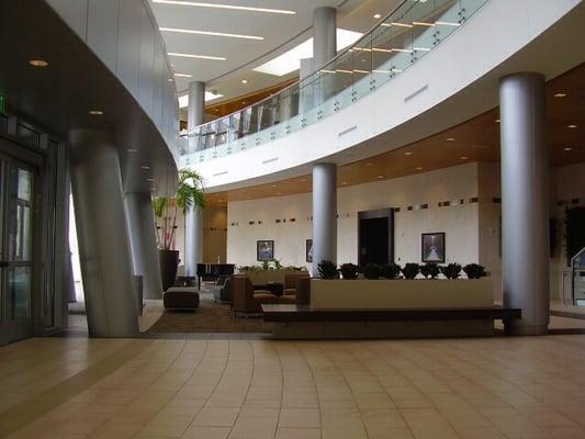 First floor lobby of the Sammons Cancer Center