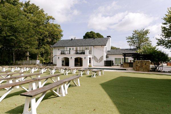 Outdoor Reception Area at The Chateau of Longview