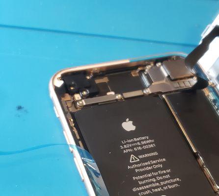 Gasket seal replacement on a applicable iPhone models