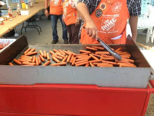 Memorial Day weekend!!! Free hot dogs!!!