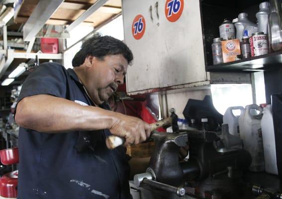 Woodman & Oxnard Union 76 prides itself on it's team of top quality mechanics.