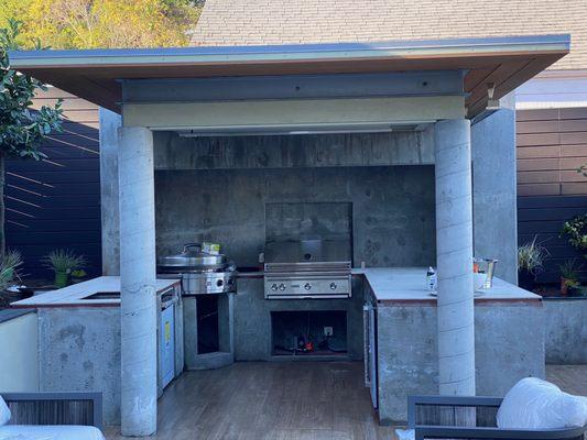 We also build outdoor barbecues. This one is featured in the annual Burlingame kitchen show walk fundraiser