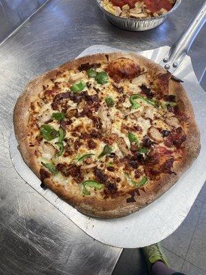 Rafael's Green Pepper Barbecue Chicken Pizza