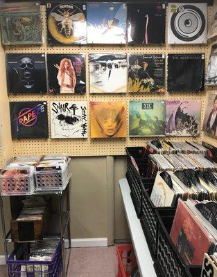 THE VINYL DESTINATION (Raleigh)  Located inside THE CHESHIRE CAT ANTIQUE GALLERY    2050 Clark Ave.  Raleigh, NC 27605