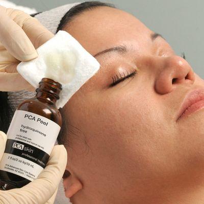 Chemical peels that are  effective and self neutralizing