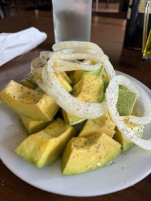 Avocado and onion salad