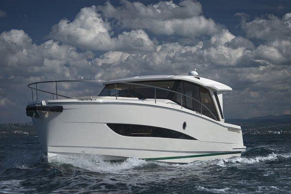 GreenLine 39 Hybrid Motor Yacht