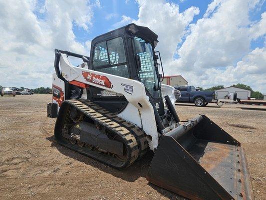 Fully loaded skidsteers!