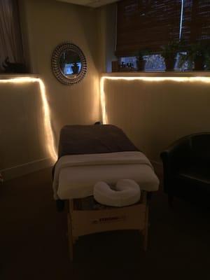 This relaxing atmosphere awaits you when you book an appointment with Transforming Hands.