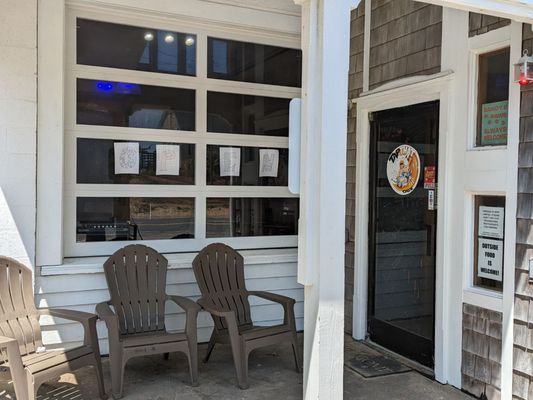 Cool garage door window...