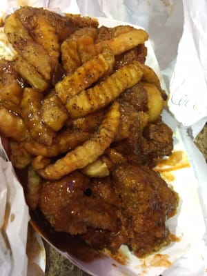 6 piece wing with extra mild sauce hot sauce salt and pepper