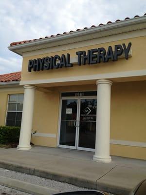 Easy access. Great rehab staff. Highly recommend if anyone needs physical therapy!!!!