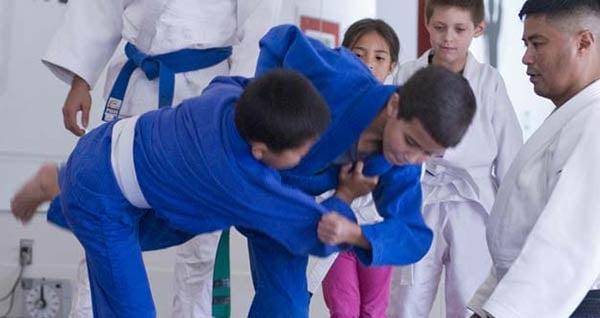 Judo kids practicing their throws.