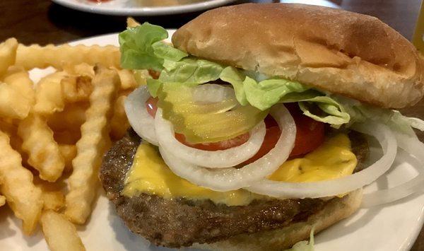 Cheeseburger with french fries