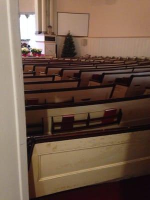 I love these Old school pews!!