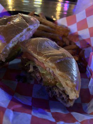 Cheeseburger with pepper jack and fries