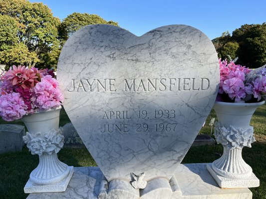 Visiting Hollywood actress Jayne Mansfield's grave