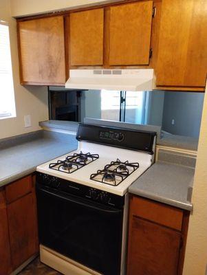 Gas Stove & New Resurfaced Counters