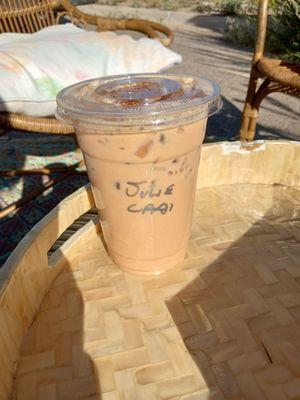 16oz iced chai latte