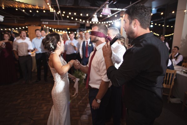 Fun game before the bouquet toss!