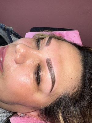 micro shading eyebrows.