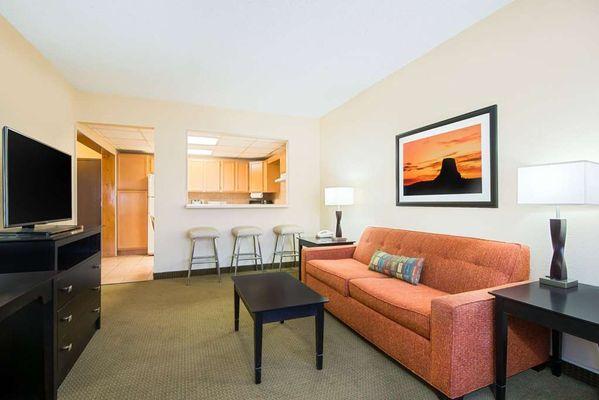 RLH Gillette GuestRoom suite