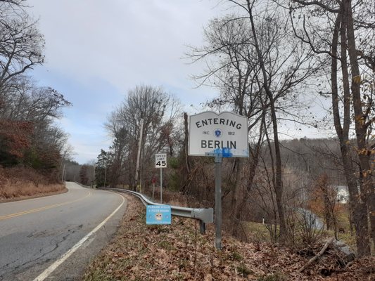 Entering Berlin Sign from Clinton.