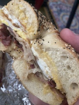 Everything bagel w/ beef bacon