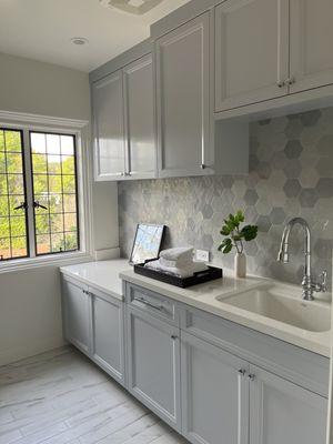 Kitchen remodeling, with light colors