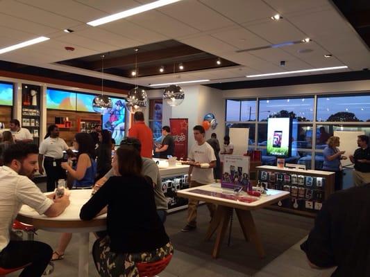 Elite Event: AT&T's New Store!