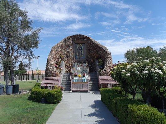 Beautiful Grotto!!