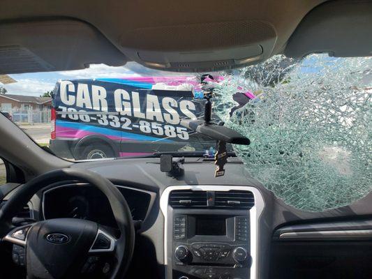 don't drive your car with a broken glass       
WE COME TO YOU