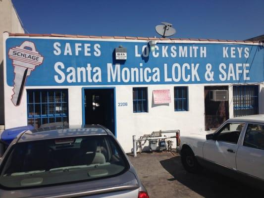 Santa Monica Lock & Safe  rules! Toyota Prius key clone $75 vs $160 at dealer!